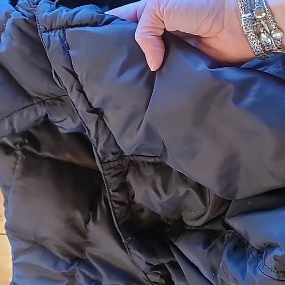 Lands End small women puffer coat with hood - Picture 8 of 8